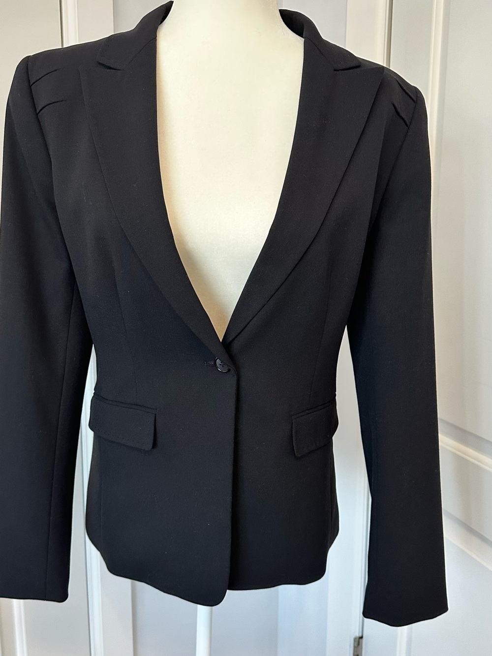 Tahari Black Blazer size M